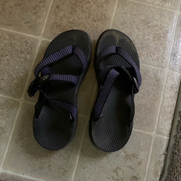 Multicolored chaco’s, toe strap women’s size 9. Great condition, barely worn - Picture 4 of 4
